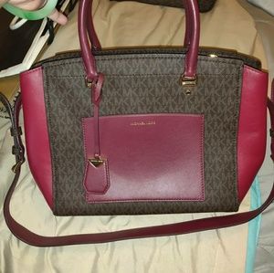 Michael Kors Bags - Authentic Michael Kors bag Michael Kors Bags - Authentic Michael Kors bag